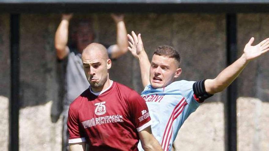 Etxániz durante el partido contra el Celta b. // Cristina Graña