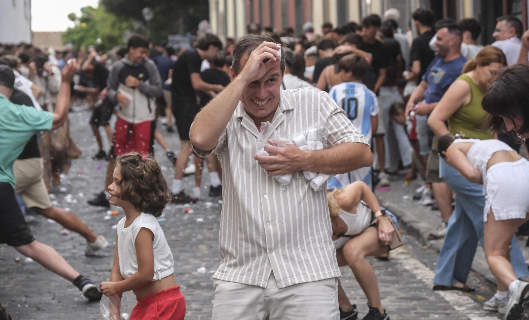 Batalla de flores en las Fiestas de la Virgen de Guíaa