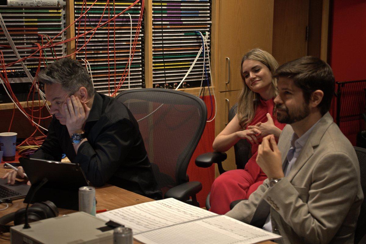 Vicente Álamo, Isabel Dobarro y Rubén Torres en Abbey Road.