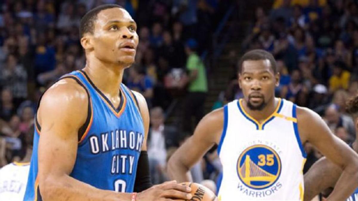 Westbrook y Durant en el partido de su reencuentro