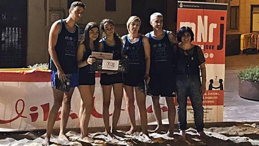 L&#039;equip Martinis, de la categoria amateur, amb el premi de campions