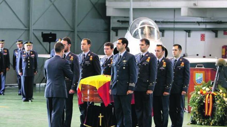 Imposición de la Cruz del Mérito Aeronáutico, a título póstumo, para el comandante zamorano Ángel Álvarez Raigada.