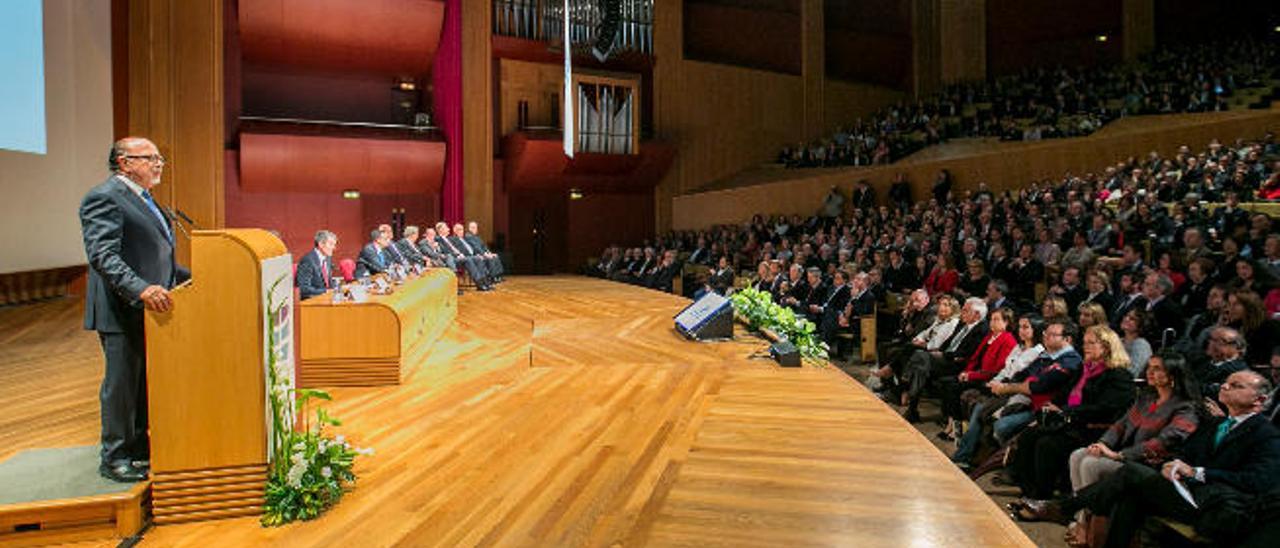 Guillén: &quot;Queremos formar a alumnos innovadores, que no sigan el manual&quot;