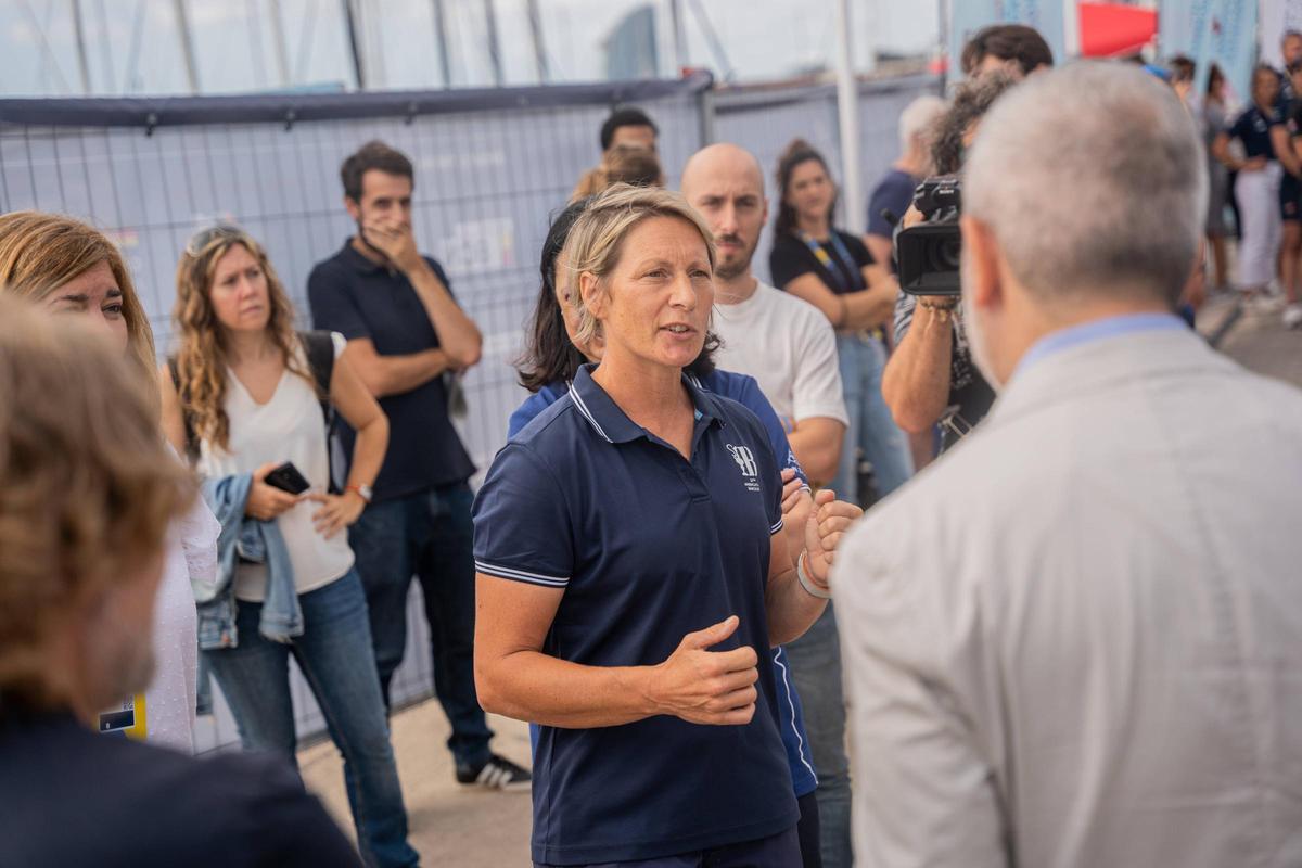 Jaume Collboni visita los equipos Youth y femenino de la Copa América