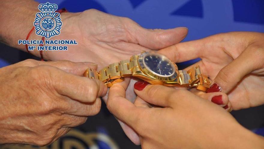 Una banda realizaba &quot;hurtos amorosos&quot; de relojes de lujo a hombres de avanzada edad