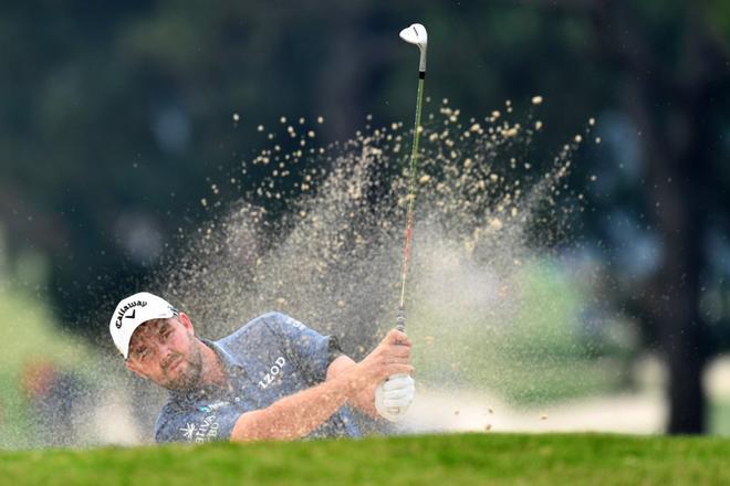 Marc Leishman de Australia en el hoyo 10 durante la segunda ronda del  The Australian Open en el The Australian Golf Club en Sydney.