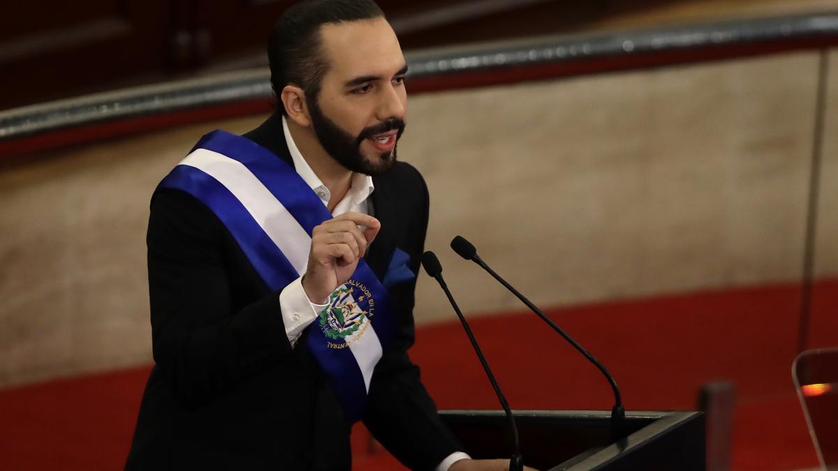 El presidente salvadoreño, Nayib Bukele, durante una sesión en la Asamblea Legislativa.