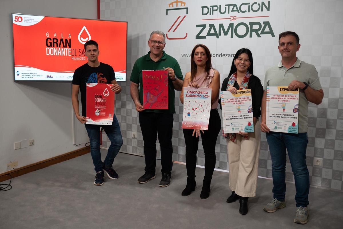 Desde la izquierda: Miguel Álvarez, Jesús María Prada, Isabel Cabrera, Laura Huertos y Ramiro Silva