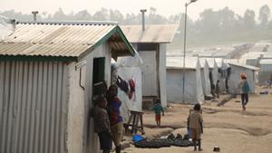 Archivo - Niños en un campamento para desplazados internos (PDI) en la provincia de Ituri, en el noreste de la República Democrática del Congo