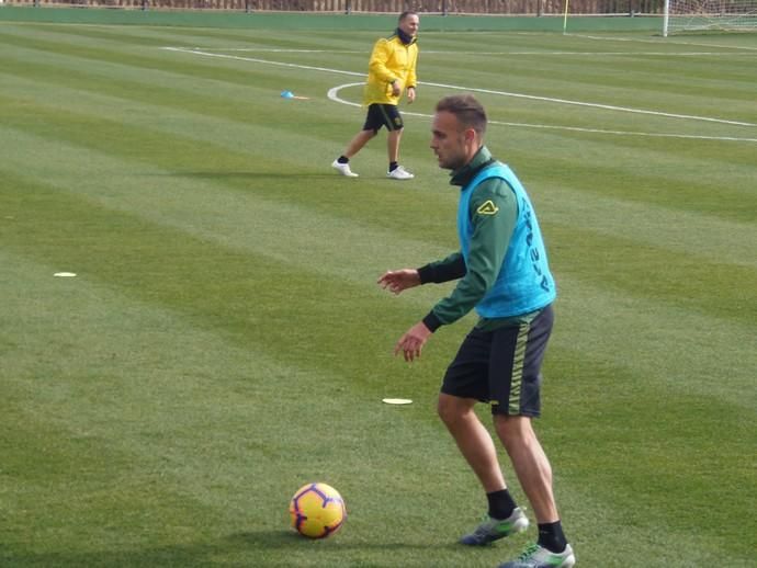 Fotos del entrenamiento de la UD Las Palmas en El Saler (24/01/2019)