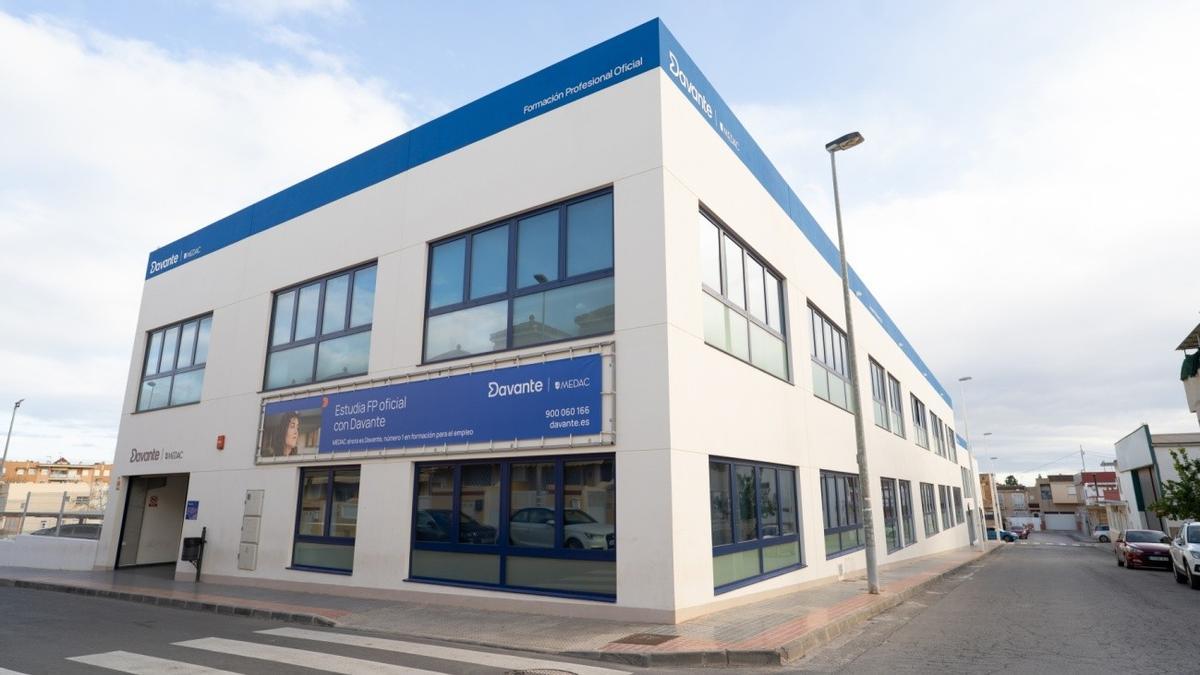 El centro de Davante Cartagena dispone de más de 2.700 metros cuadrados con laboratorios clínicos y espacios para la formación práctica.