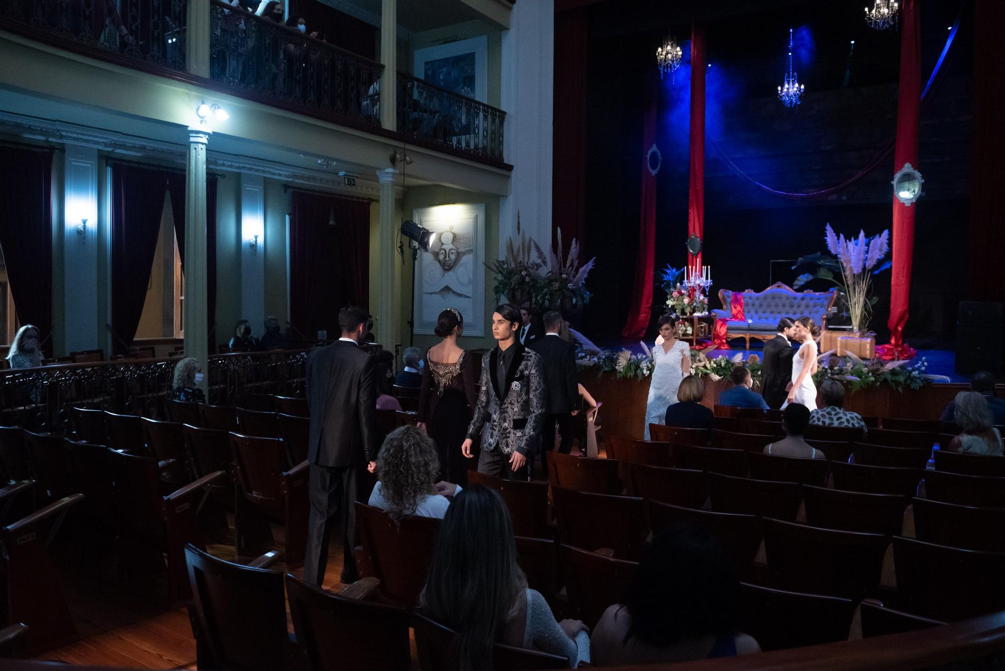 Desfile de Ogadenia Díaz y Lucas Balboa en Moda Cálida