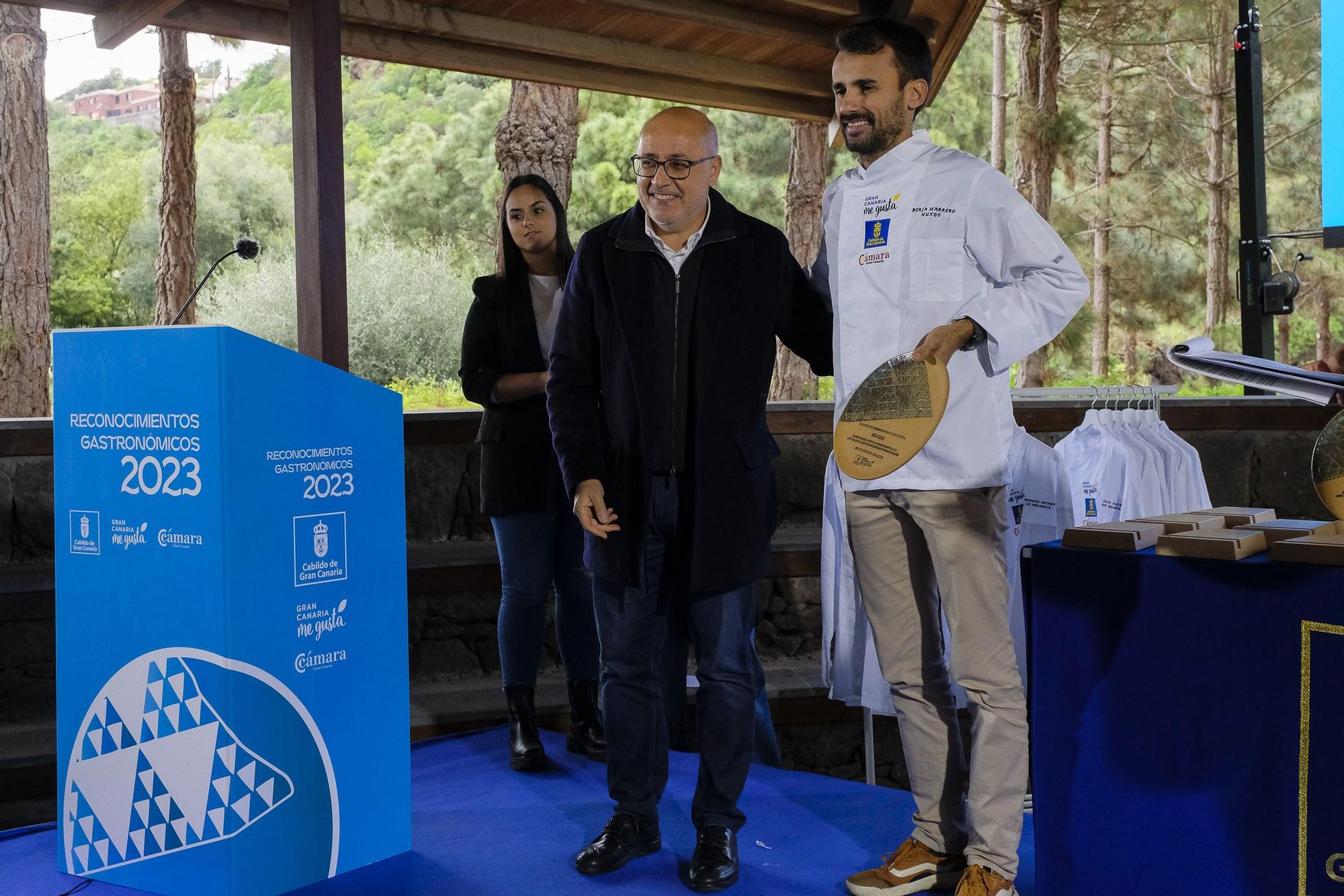 El Cabildo de Gran Canaria homenajea a los galardonados con las Guías Michelin y Repsol 2023