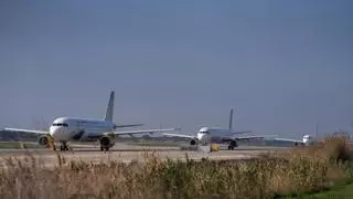 El aeropuerto de Barcelona no se espera a la ampliación: renovará la pista del mar y modernizará instalaciones