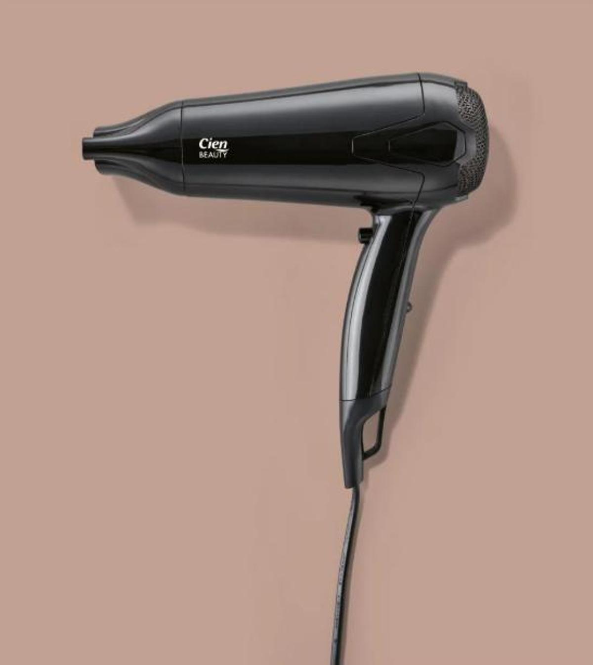 Secador de pelo.