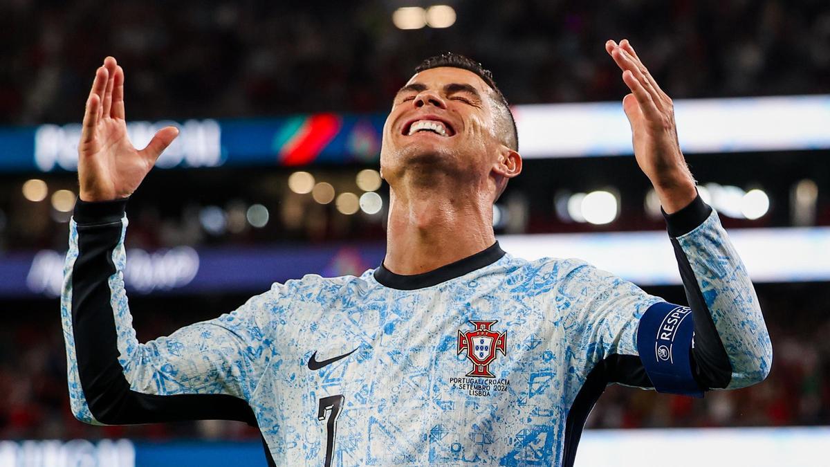 Cristiano Ronaldo celebra su gol 900, en el Portugal-Croacia.