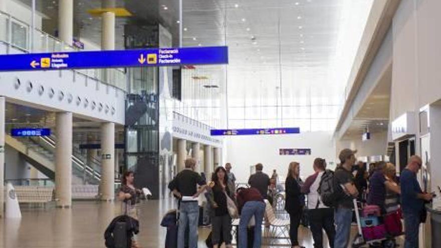 Estudian una ruta aérea entre Castello y Madrid