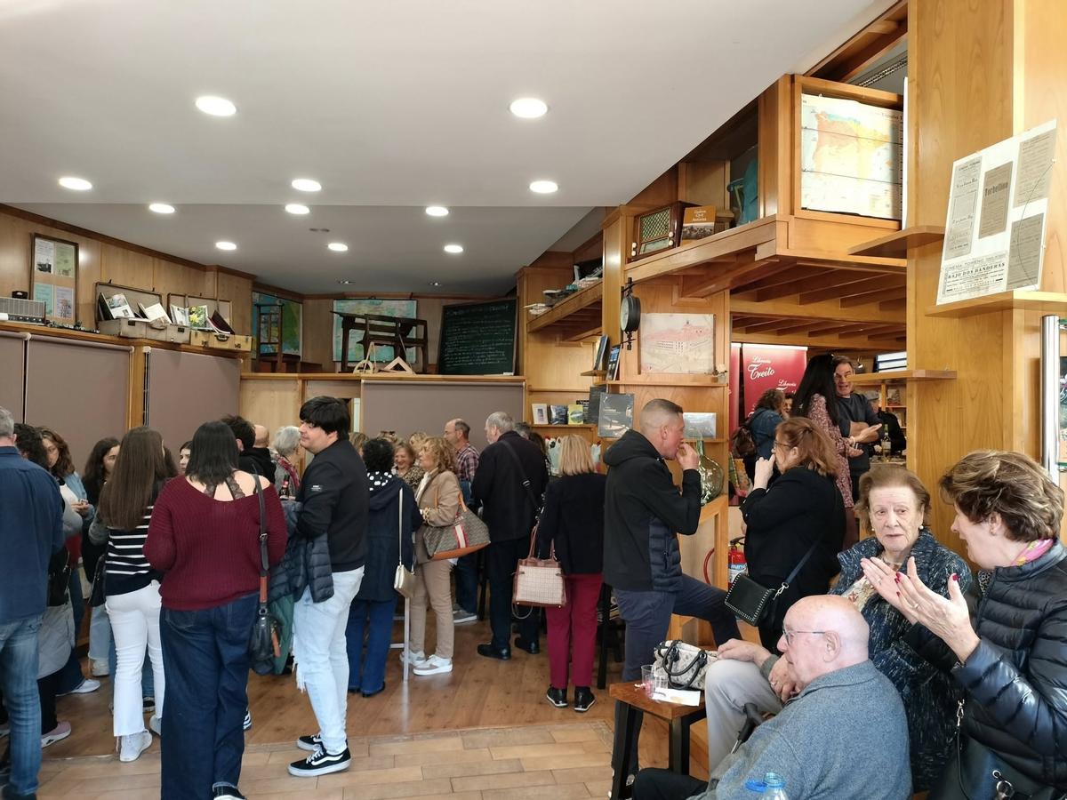 En imágenes: Así fue la fiesta del medio siglo de la librería Treito En imágenes: Así fue la fiesta del medio siglo de la librería Treito