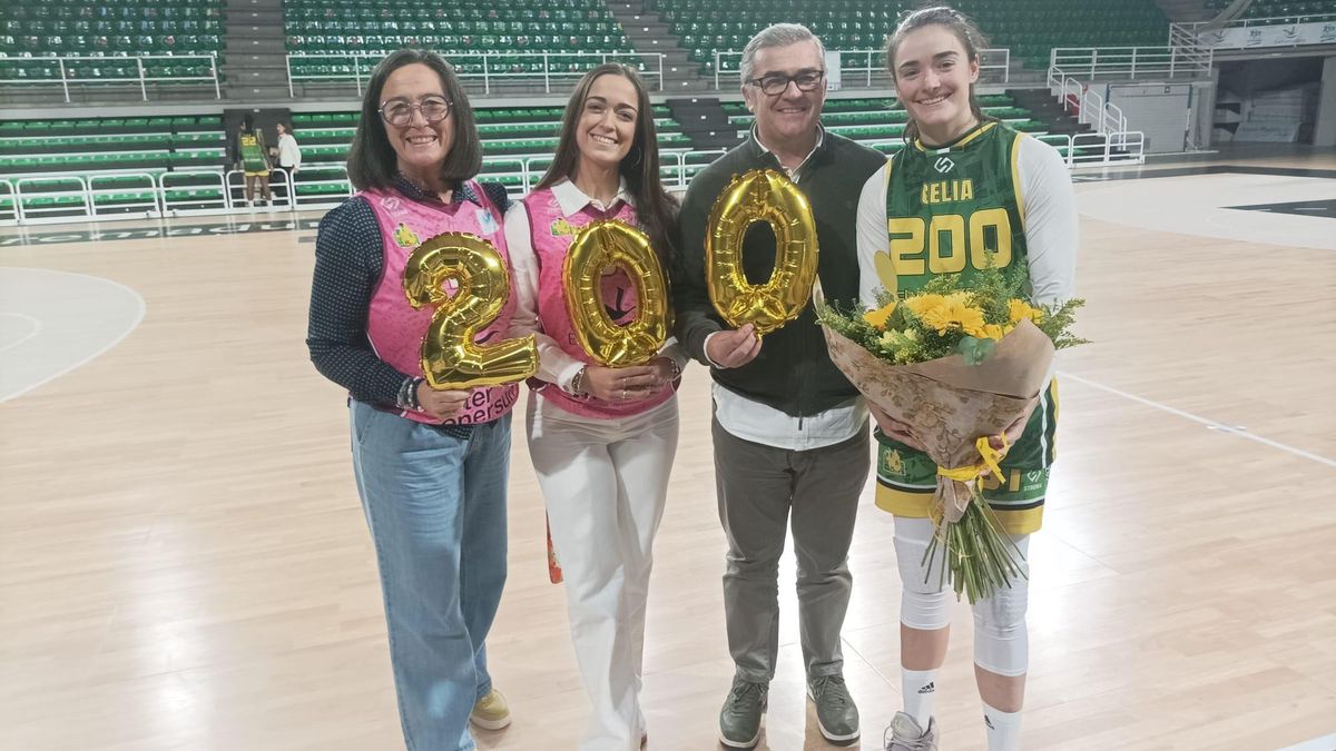 Ana Paunero, Clara García, Paco García y Celia García, el sábado en Cáceres.