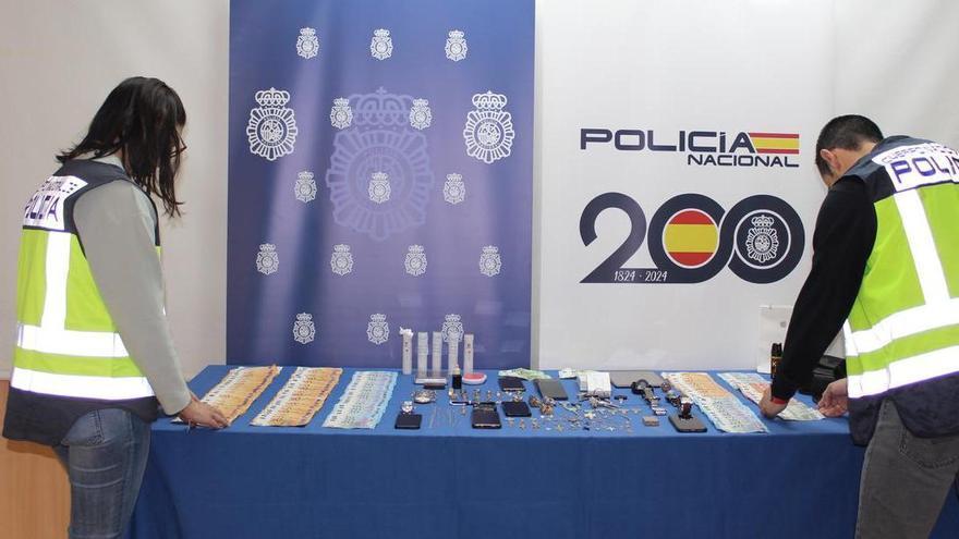 La policía atribuye dos robos en viviendas de Alzira a la banda de delincuentes desarticulada