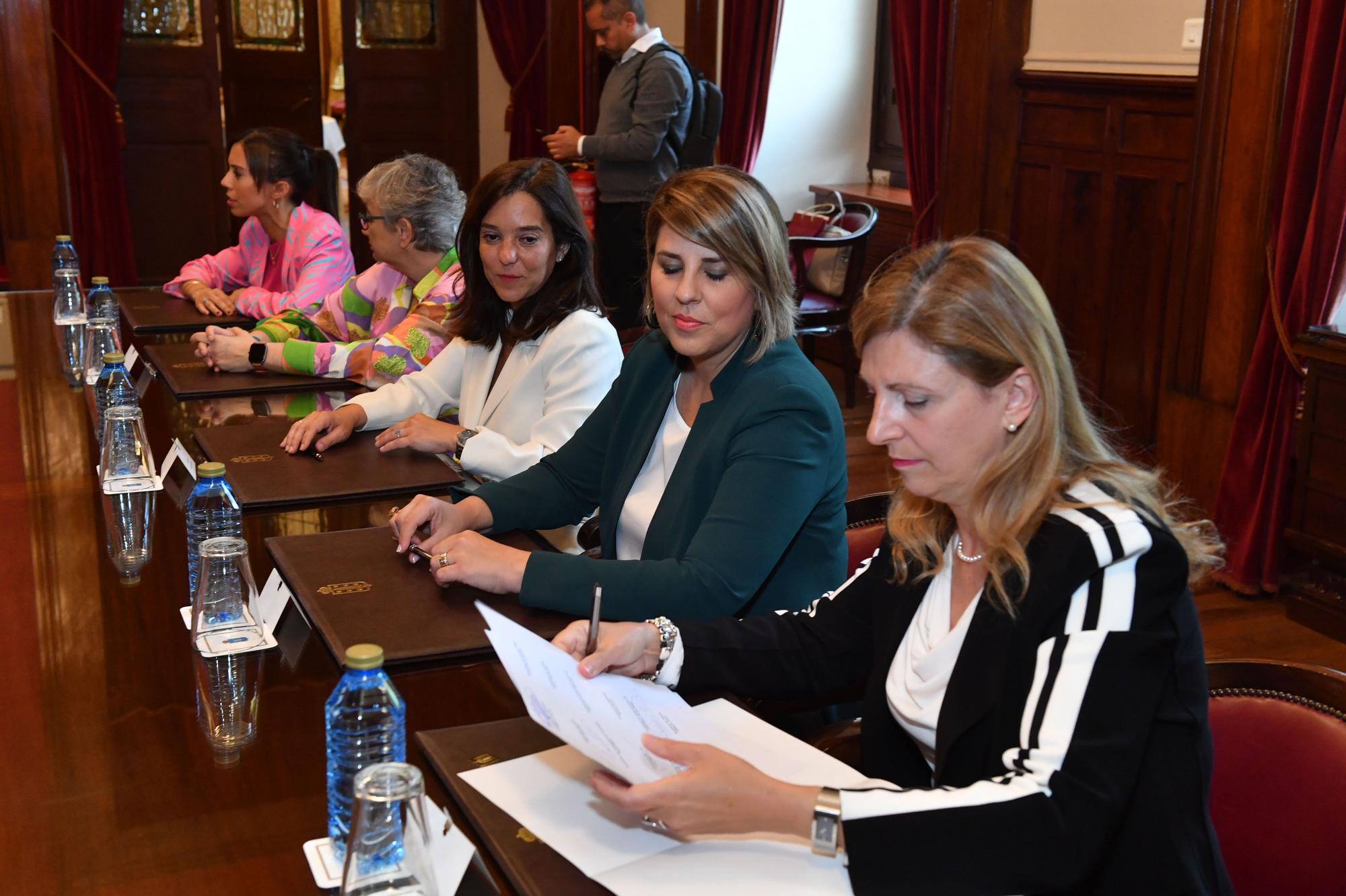 Políticas de España debaten en A Coruña sobre el papel de las mujeres en los gobiernos locales