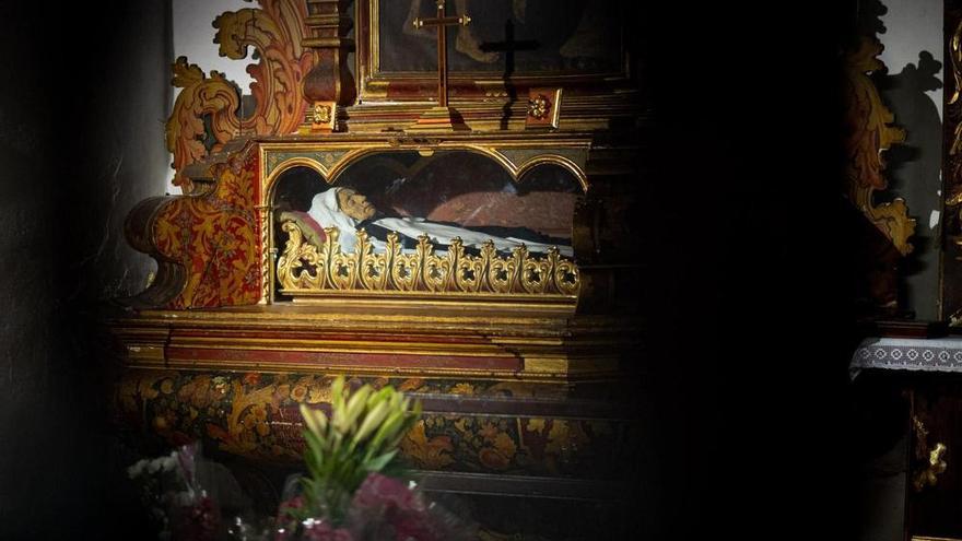 Cada 15 de febrero miles de personas hacen cola para verla: así fue la vida de la mujer que acabó siendo leyenda en Canarias