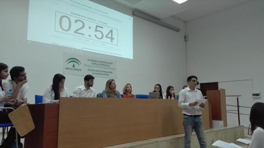 El CEP de Córdoba fomenta el debate mediante un certamen intercentros