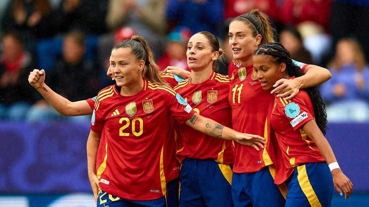 España goleó a Bélgica para clasificarse para cuartos