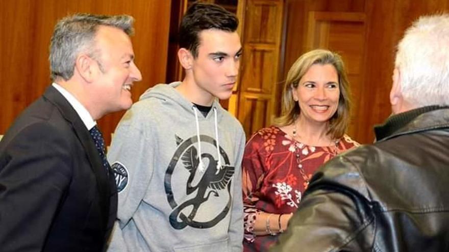 Ayuso durante un homenaje en el Ayuntamiento de Xàbia