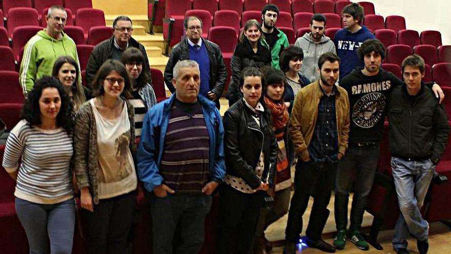 Veteranos y nuevos miembros de la Asociación Cultural Afonso Eanes en la refundación de 2014
