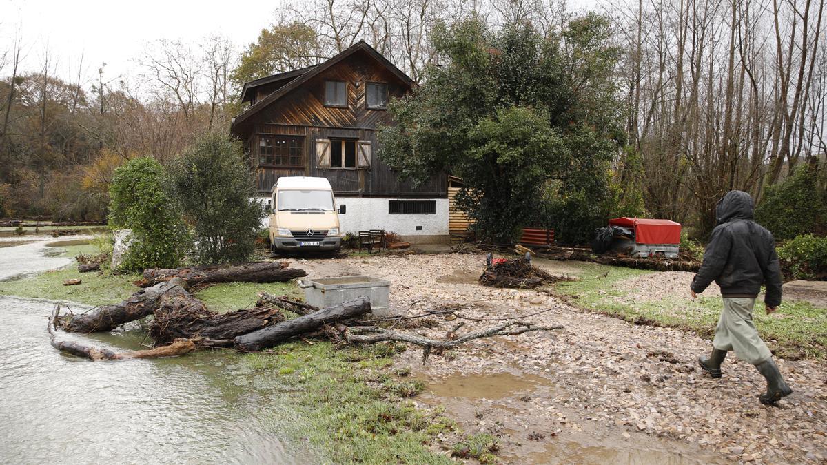 Así quedó la vivienda de la familia de Piloña que fue evacuada en helicóptero