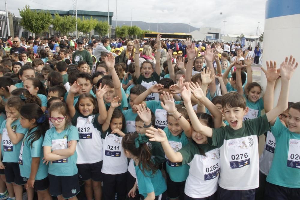 Los escolares asaltan la Escuela Naval