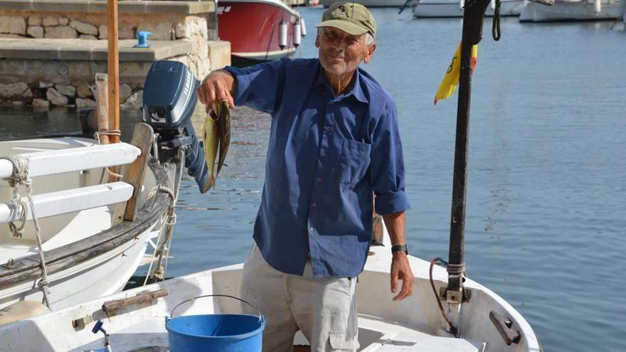 El viento no impide a los pescadores capturar los primeros &#039;verderols&#039;