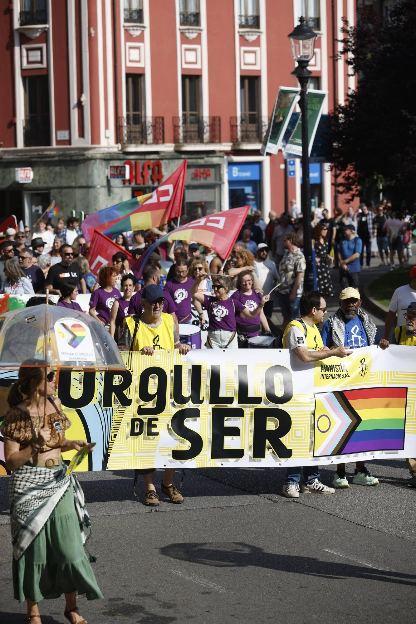 Así fue el desfile del Orgullo en Gijón (en imágenes)