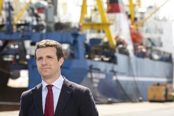 15.04.19. Las Palmas de Gran Canaria. El líder del PP y candidato a presidente del Gobierno, Pablo Casado, visita el centro de formación técnico-profesional del metal de Las Palmas de Gran Canaria, Femepa, acompañado por los dirigentes del partido en Canarias, Asier Antona y Australia Navarro, posteriormente a la visita realiza unas declaraciones en el Muelle Cambullón. Foto Quique Curbelo  | 15/04/2019 | Fotógrafo: Quique Curbelo