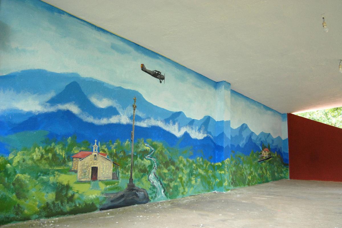 Mural de Carlos Santos en el palco de la música.