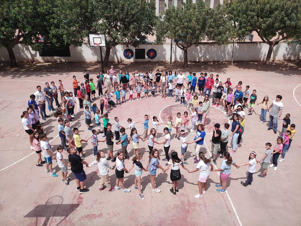Alumnos de CEIP santa Anna realizando actividades