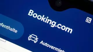 El sector hotelero explora junto con el bufete Eskariam demandar a Booking tras la multa de Competencia