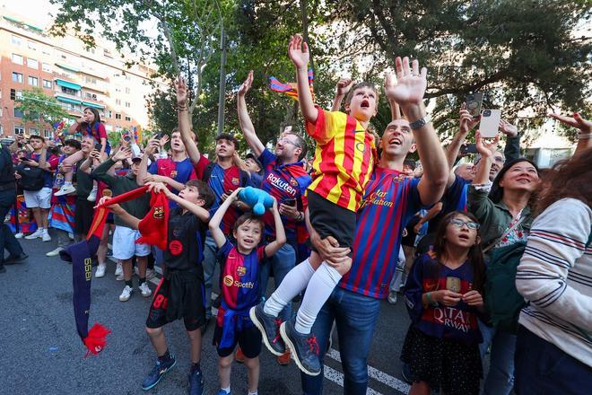 ¡De locos! Las mejores imágenes de una ciudad entregada al Barça