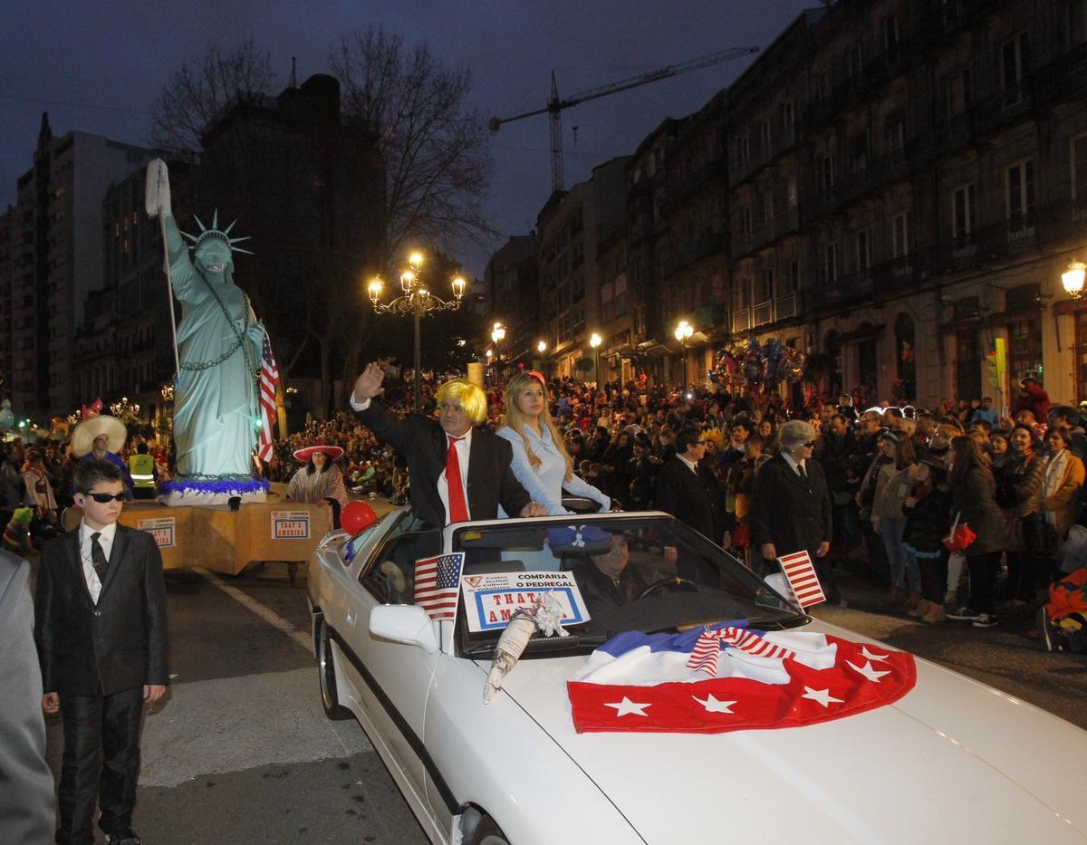 Un momento durante el desfile del Entroido en Vigo 2017.