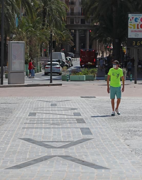 Así luce ya la plaza del Ayuntamiento tras la peatonalizacion