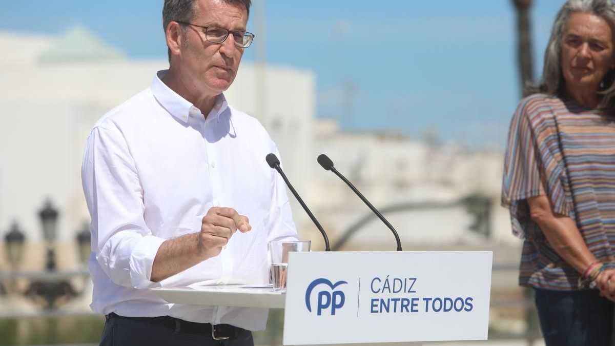 Feijóo durante un acto de la precampaña en la provincia de Cádiz.