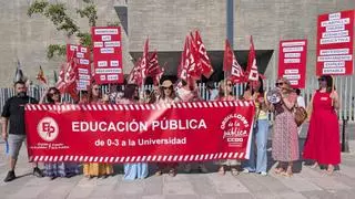 Cuidadores, técnicos y monitores de los centros públicos extremeños piden acabar con las jornadas parciales