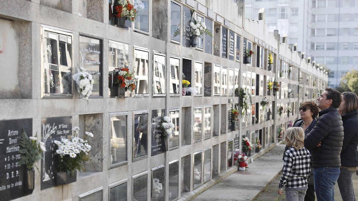 A sociedade cada vez vive máis de costas á morte.
