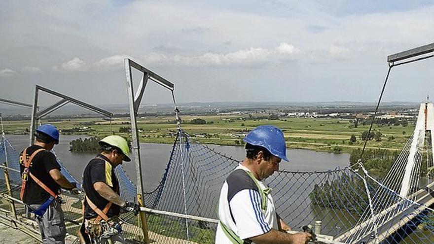 La Junta modifica las ayudas a la vivienda para dinamizar el sector