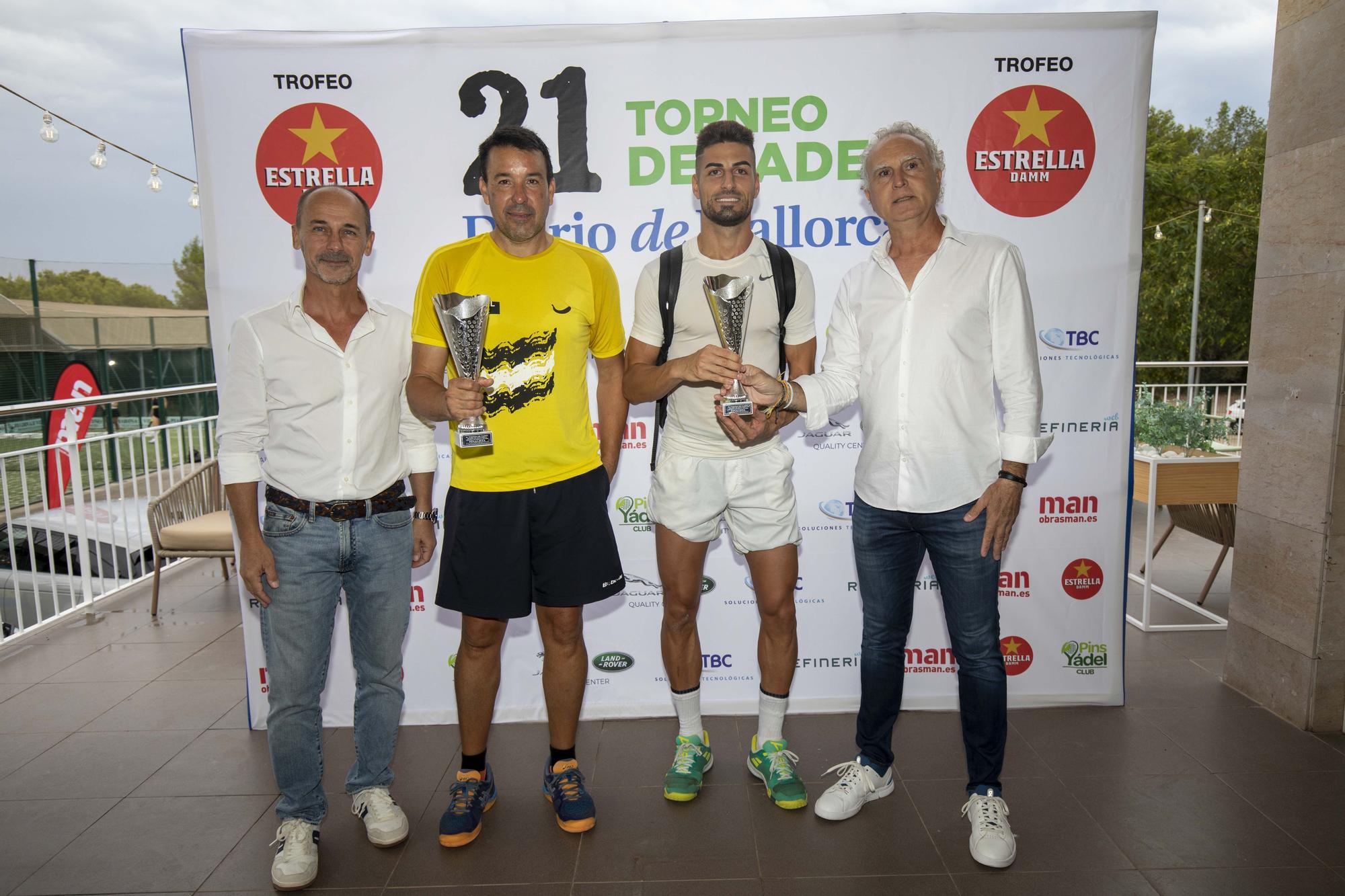 Finalistas 3ª categoría masculina. Jaime Fernández y Miguel Mesquida fueron reconocidos como finalistas por Juan Seguí (Obras Man) y Sebastián Oliver (D.M.).