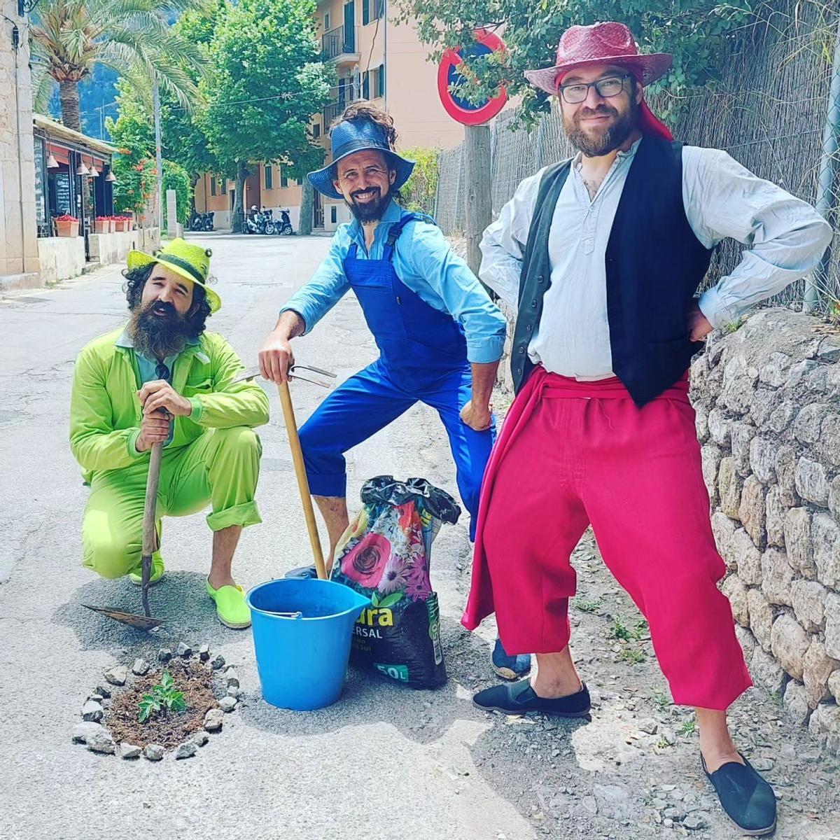 Protestas ciudadanas en Mallorca: Plantan una tomatera en uno de los baches del camino de Sa Figuera de Sóller