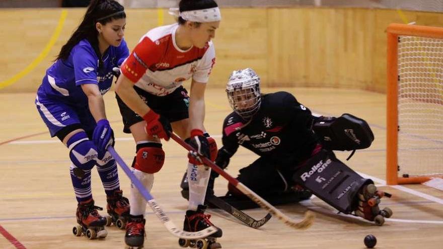 Natasha Lee se dispone a marcar uno de los goles del Telecable al Coutrás en la ultima jornada europea.