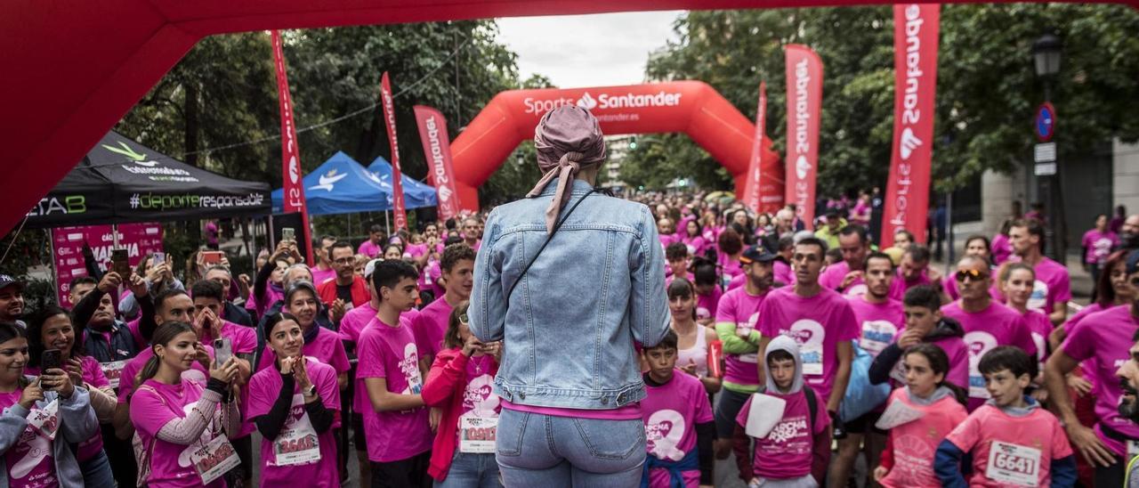 VÍDEO | Así ha sido la marcha rosa contra el cáncer en Cáceres