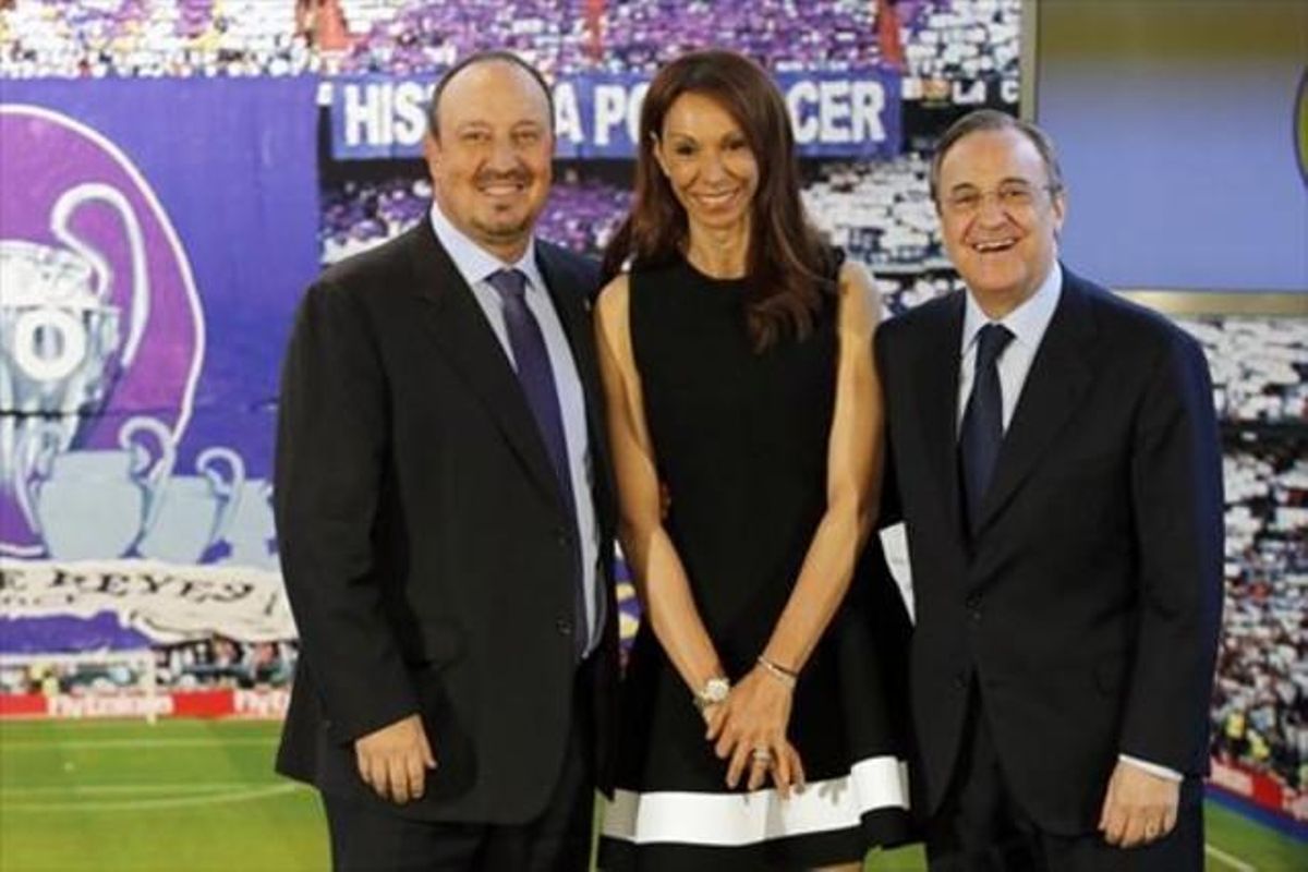 Rafa Benítez, al costat de la seva dona, Montserrat Seara, i el president del Madrid, Florentino Pérez, en la seva presentació com a entrenador el 3 de juny. Rafa Benítez, al costat de la seva dona, Montserrat Seara, i el president del Madrid, Florentino Pérez, en la seva presentació com a entrenador el 3 de juny.